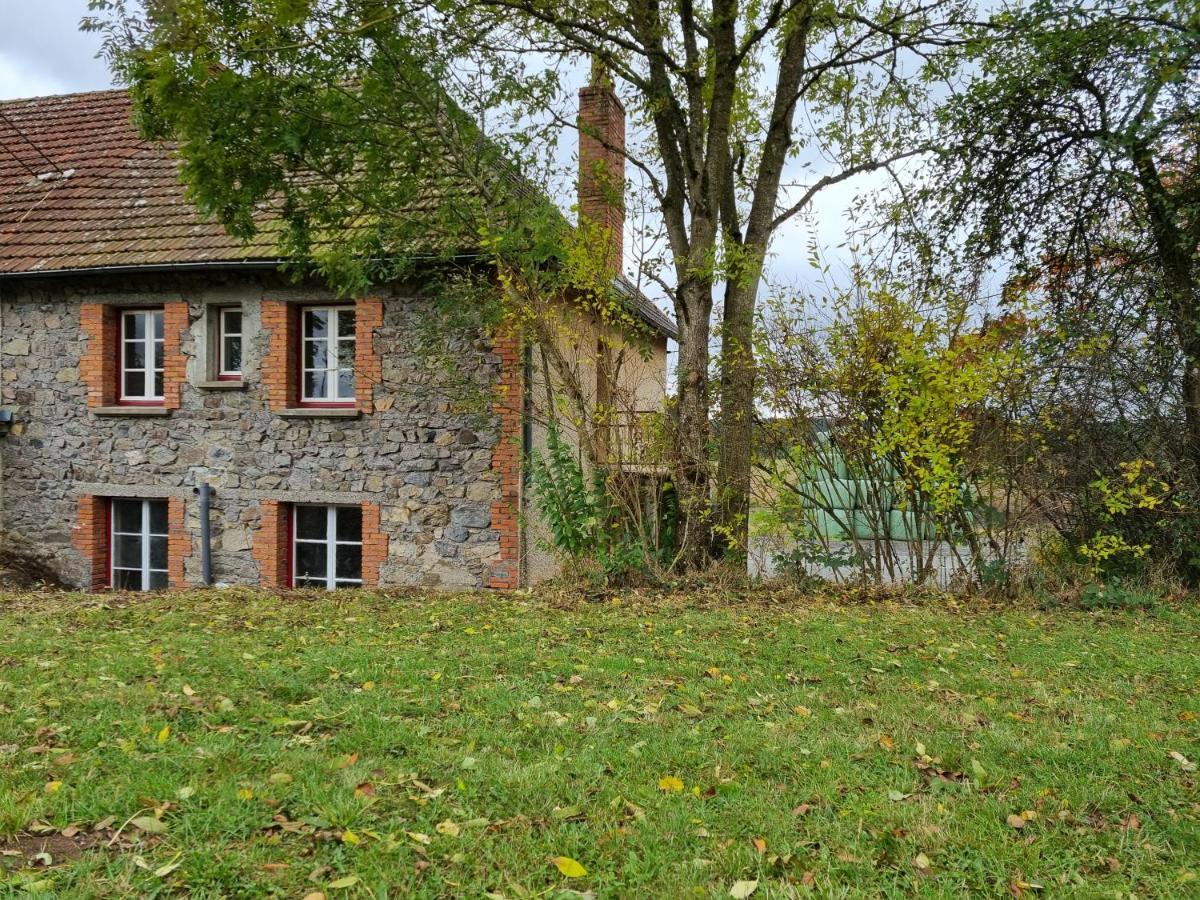 Le Montaurier Apartamento Combrailles Exterior foto